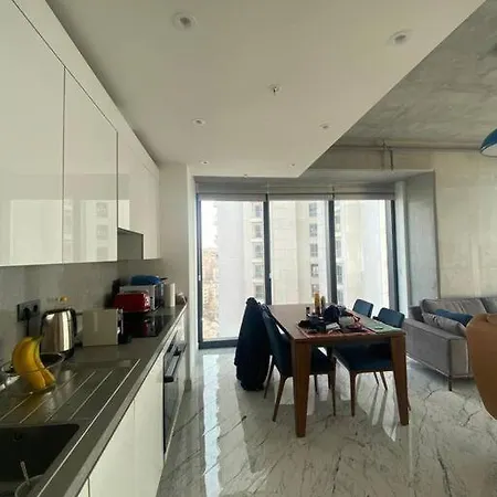 Simpas Queen 2 Bedroom *